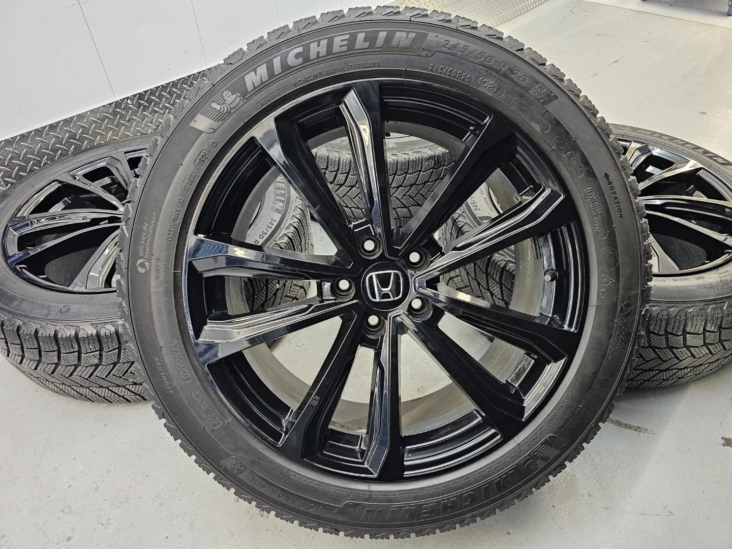 HONDA PILOT/ACURA MDX WINTER TIRES ON ALLOY RIMS 245/50 R20