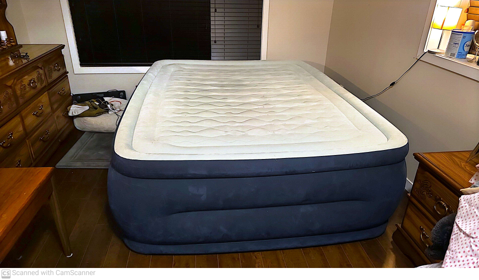 Intex Air Mattress - Queen Size - photo 3
