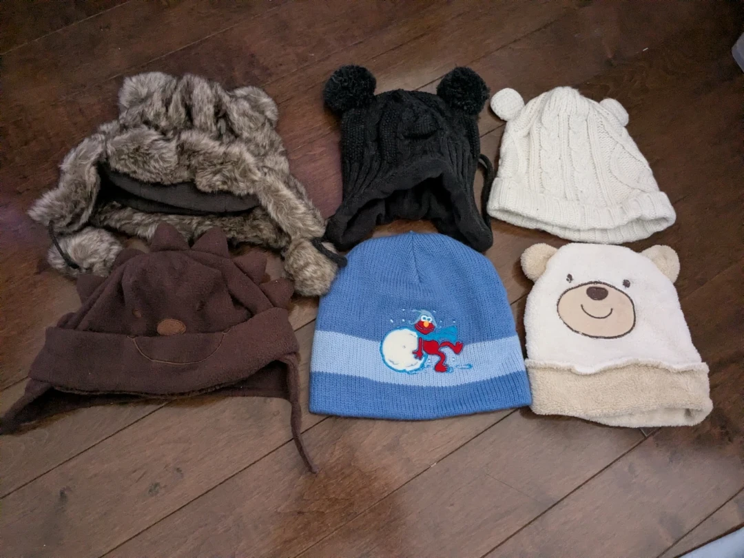 Baby Hats - 0-6 Months ＄2 each or 6 hats for $10