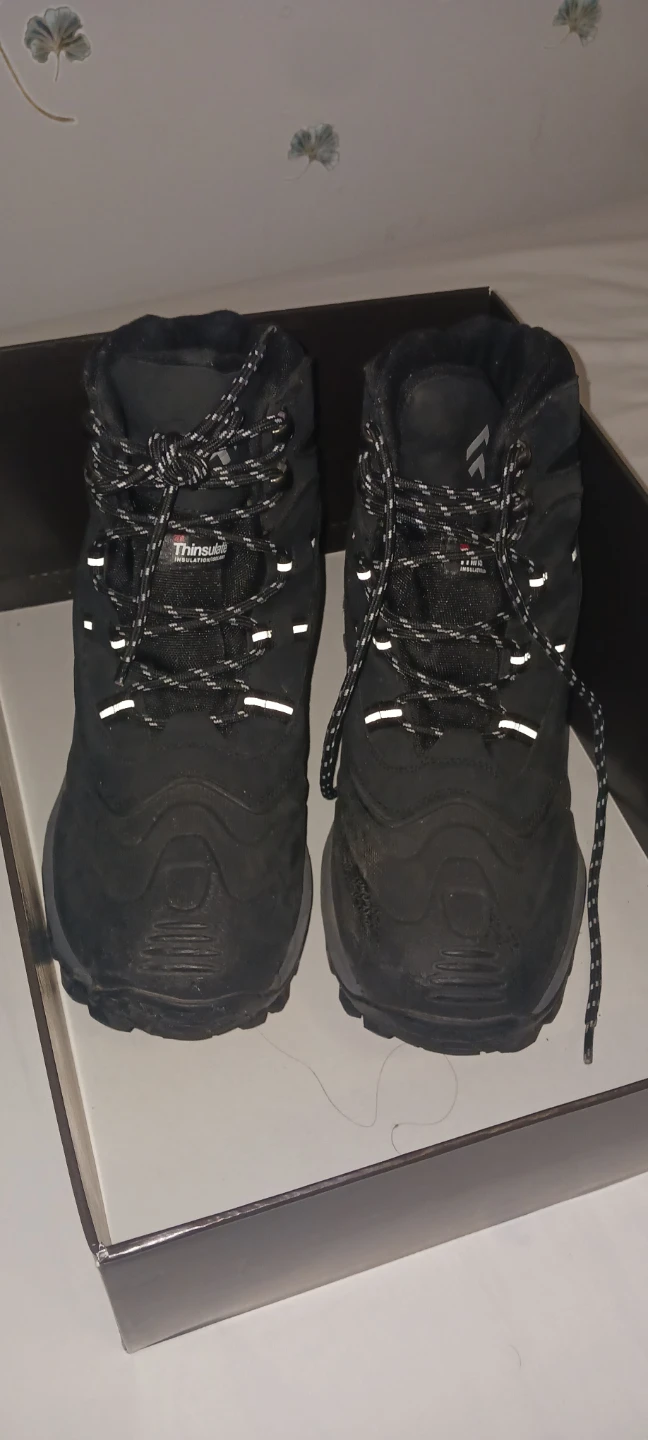 Thinsulate Black Winter Boots Size 8
