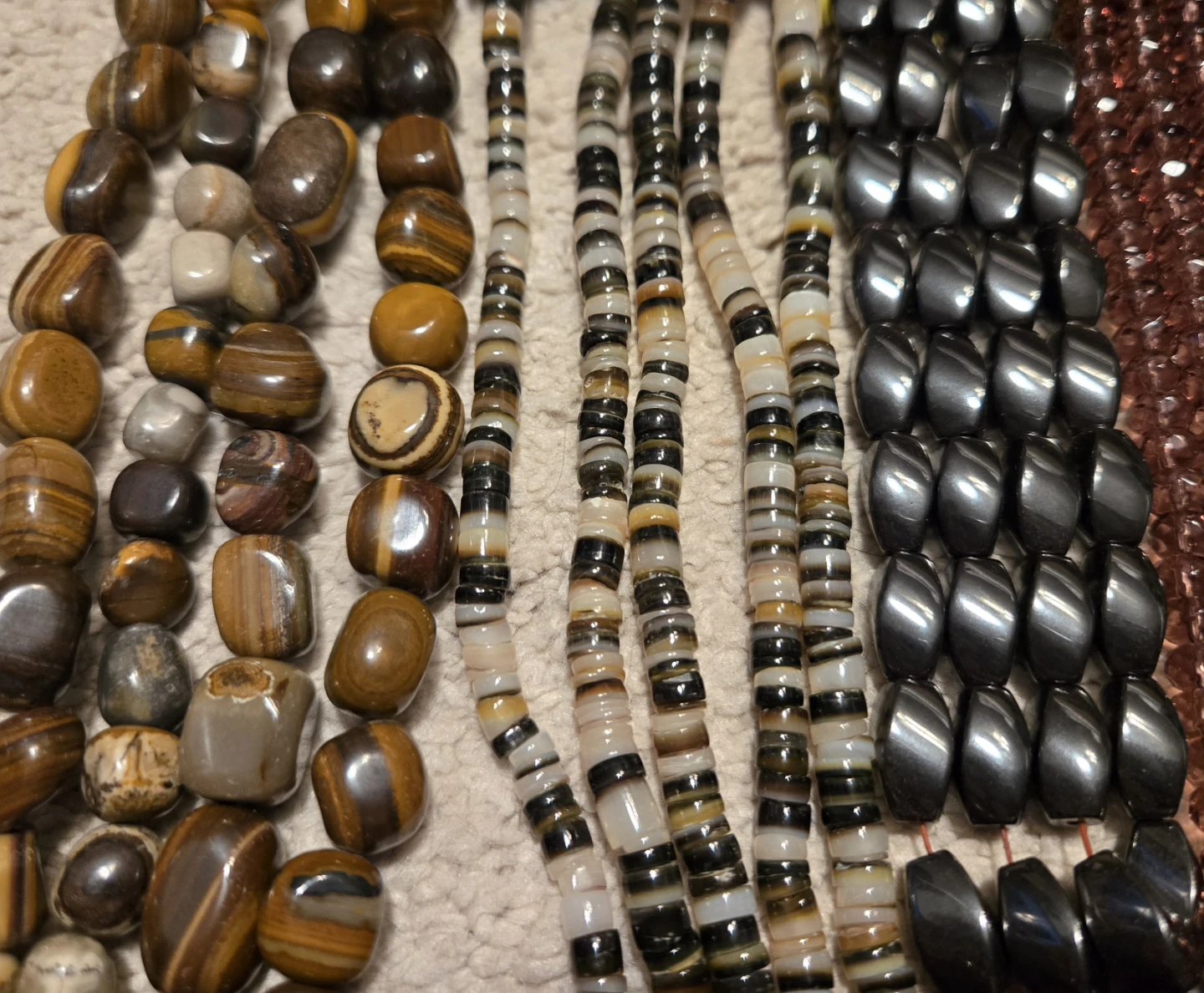 Lot of Assorted Bead Strands (Lot Q) - photo 2
