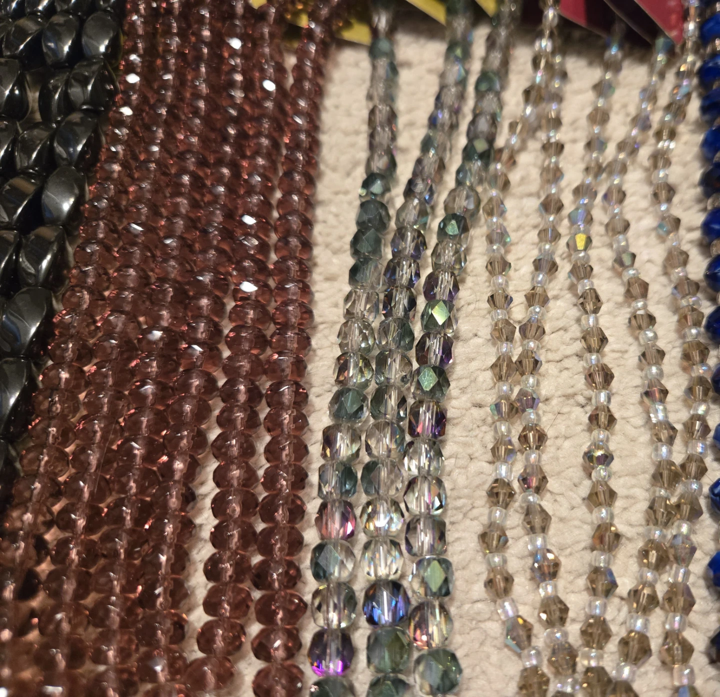 Lot of Assorted Bead Strands (Lot Q) - photo 3