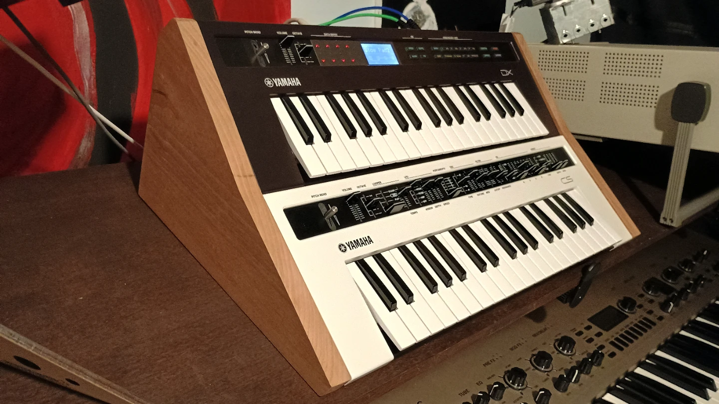Yamaha DX & CS Synthesizer Keyboard - photo 2