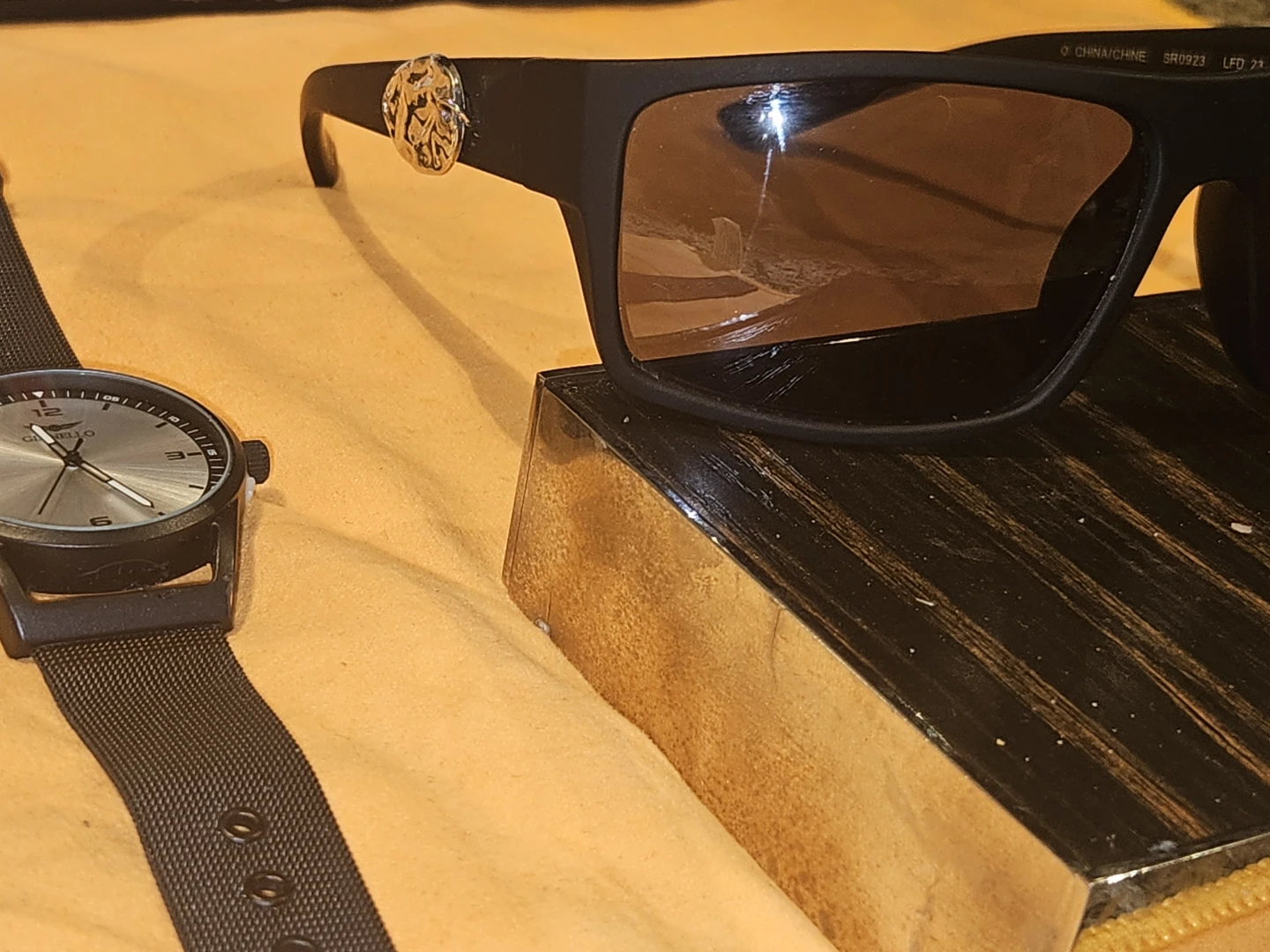 Carrillo Watch & Sunglasses - photo 2