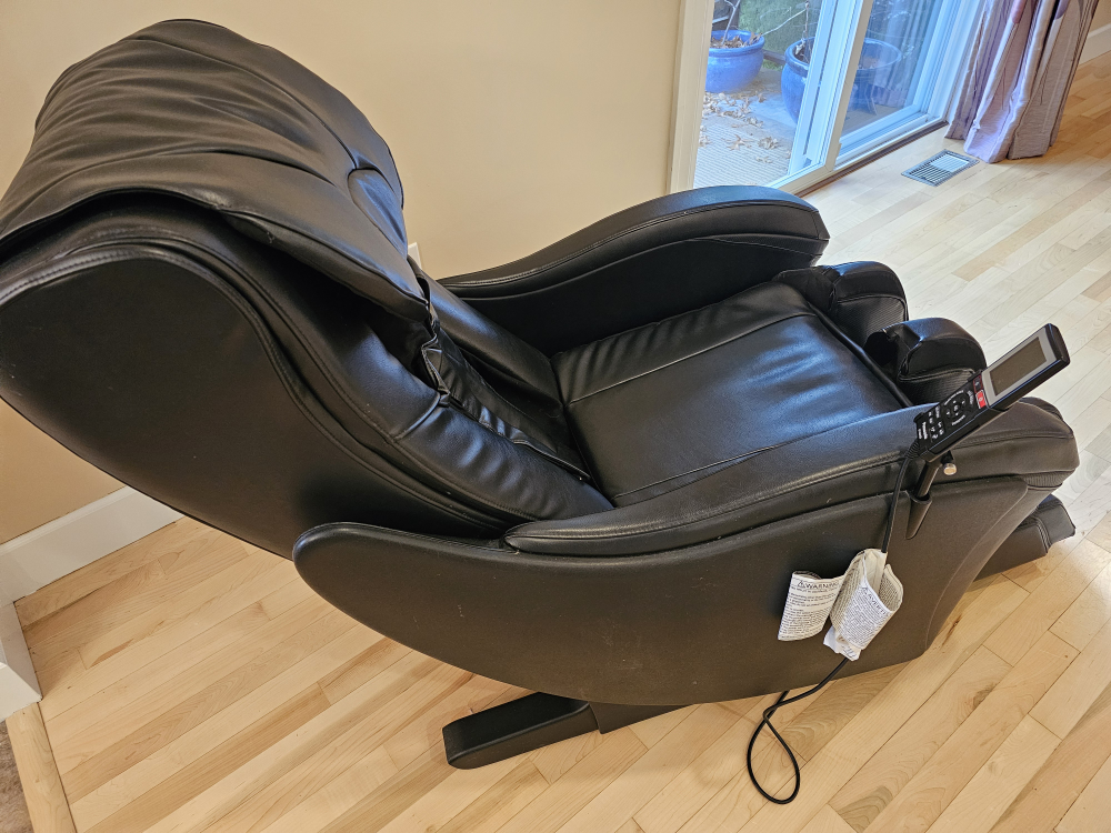 Panasonic EP-MA03 Massage Chair - Black - photo 3