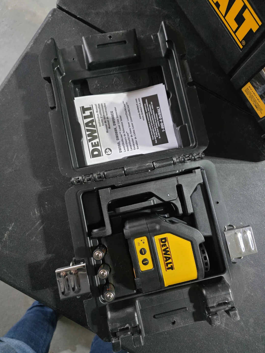 DeWalt DW088 Line Laser Level with Case
