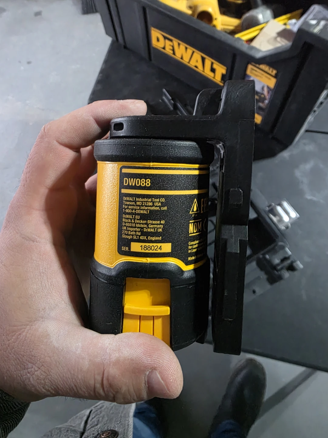 DeWalt DW088 Line Laser Level with Case - photo 2