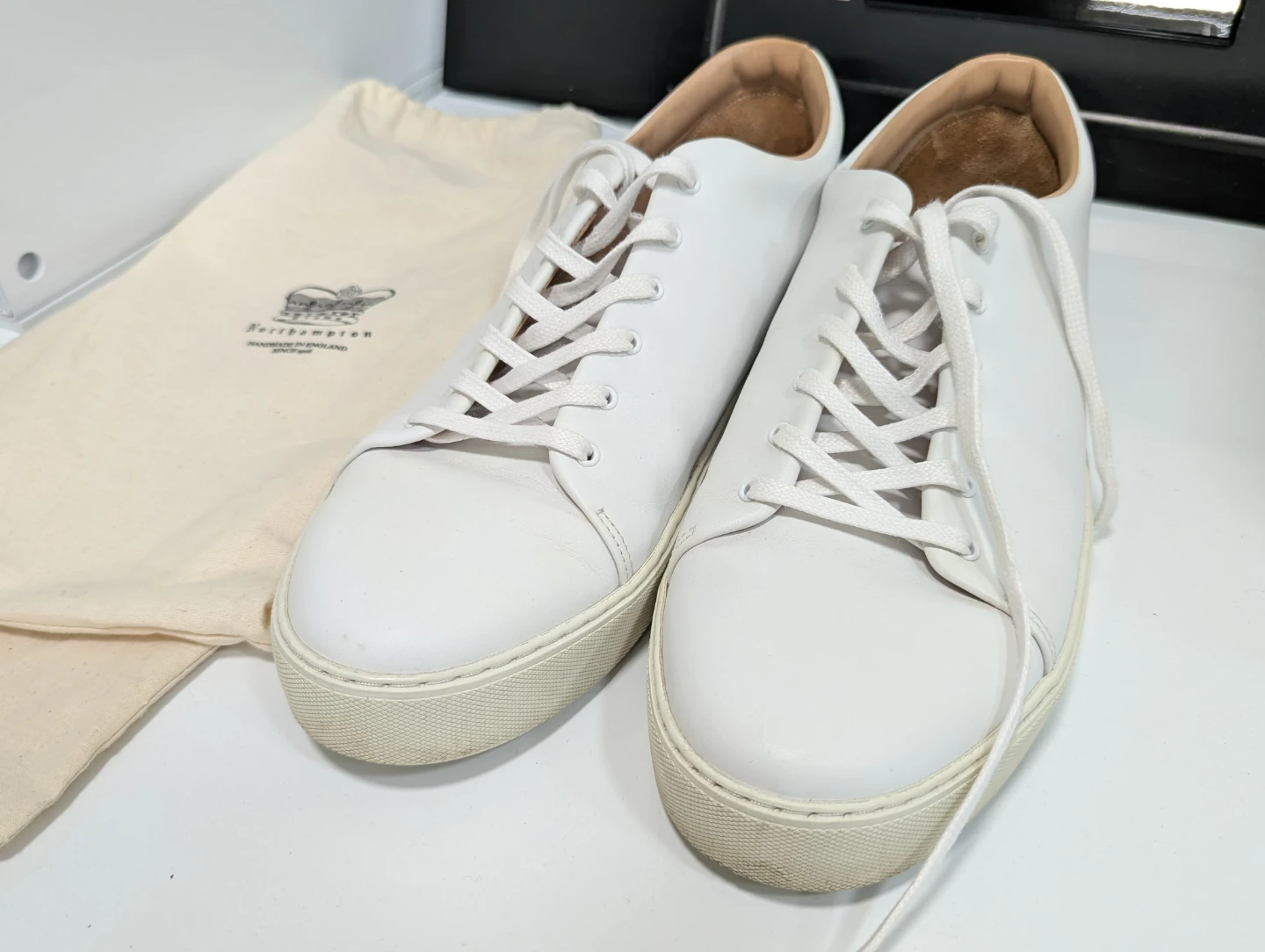 ✨LIKE NEW✨ Crown Northampton White Sneakers - Size 11.5 - photo 4