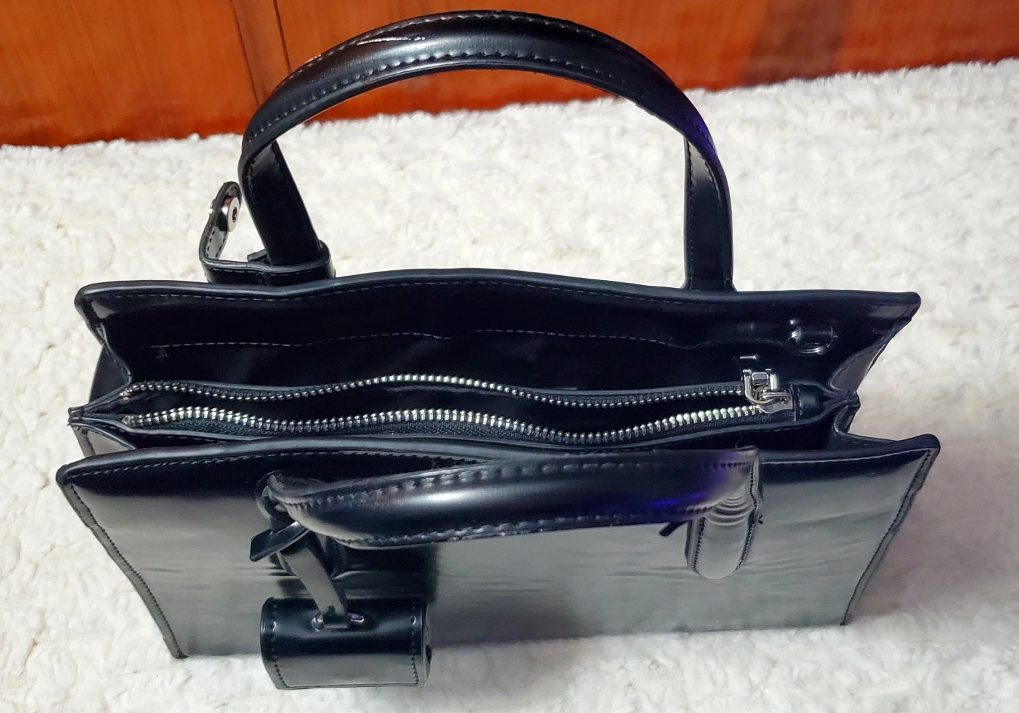 MNG Black Patent Leather Tote Handbag - photo 5