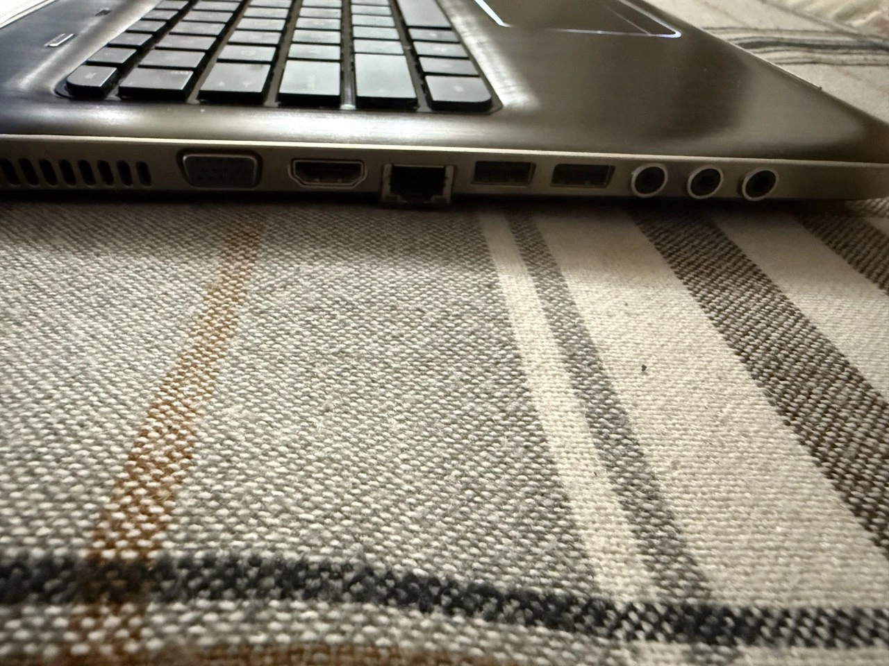 HP Pavilion dv7 17" laptop - i7/ 8GB RAM /  1TB Storage - photo 4