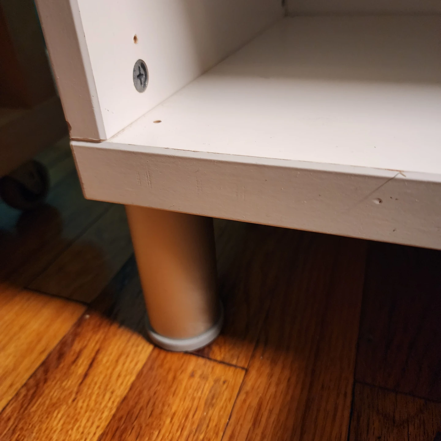 White Shelf Unit with Adjustable Feet - photo 2