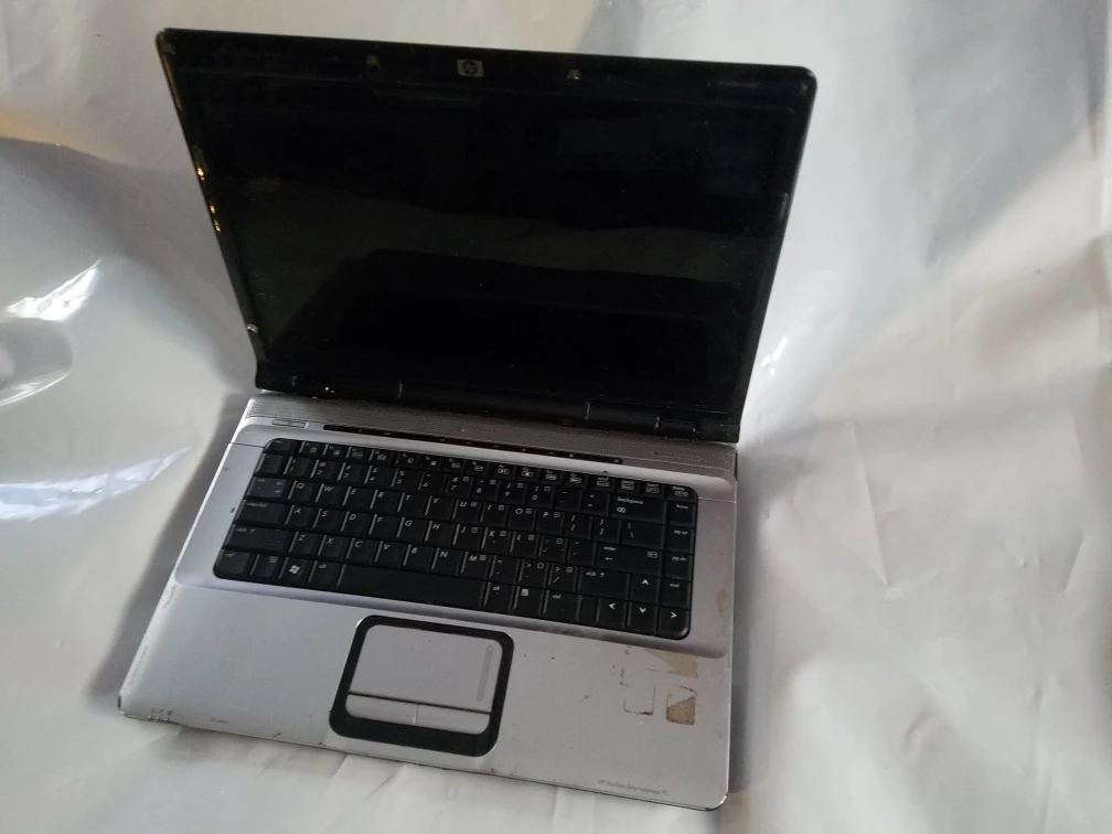 HP Pavilion dv6000 Laptop - photo 2