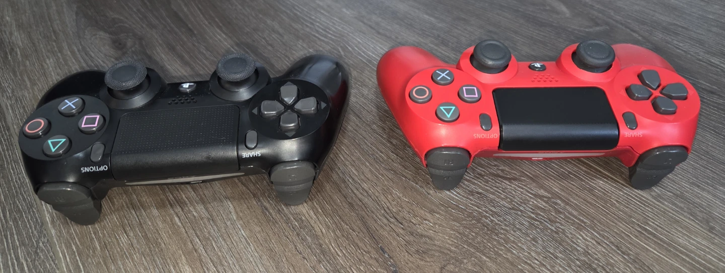 PS4 Dualshock Controllers (black & red) & Charging Station - photo 4