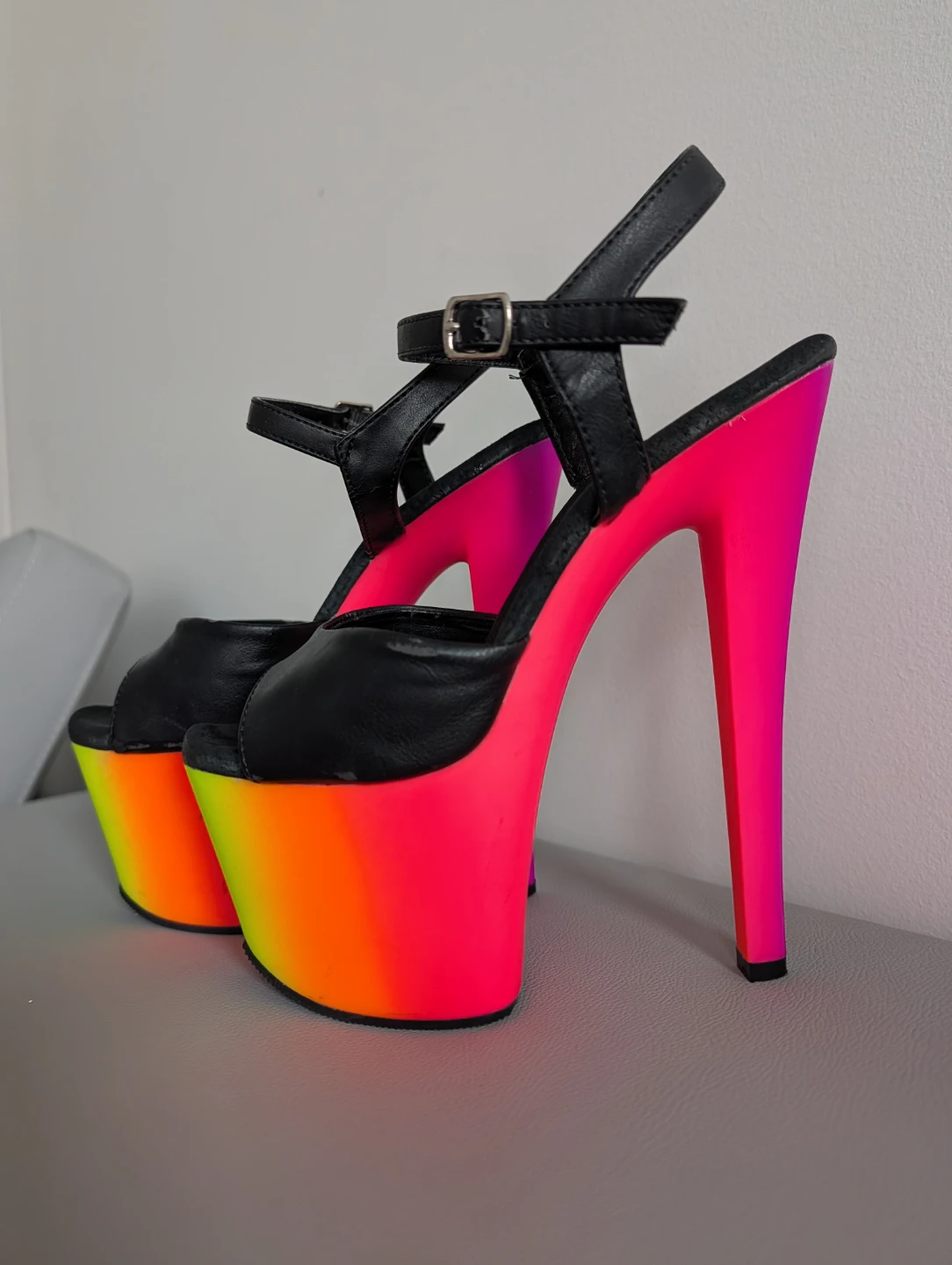 Pleaser USA Platform Heels Rainbow Gradient Size 7
