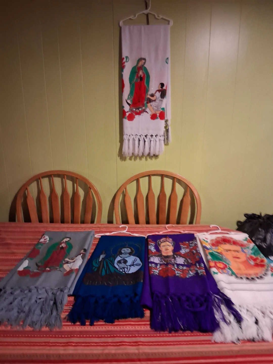 Rebozos  con diseños.