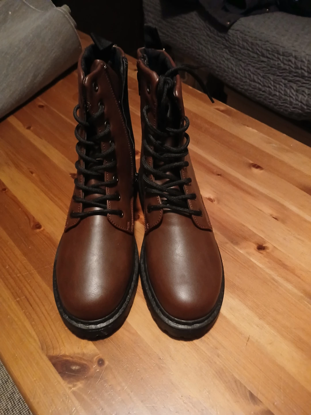 Ardene burgundy Combat Boots, Size 8 - photo 2