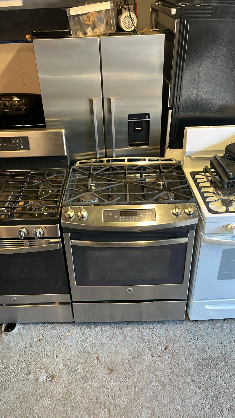 GE Stainless Steel Gas Range 30 inch - photo 4