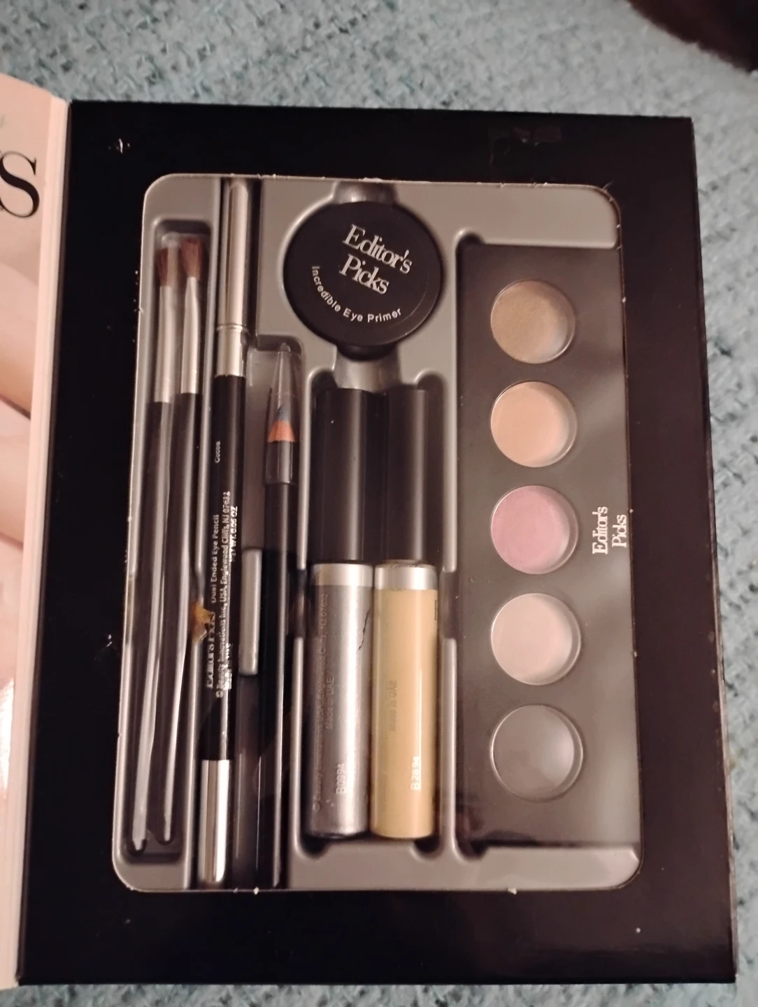 NEW!! EDITOR'S PICKS EYE CANDY MAKEUP KIT - photo 2