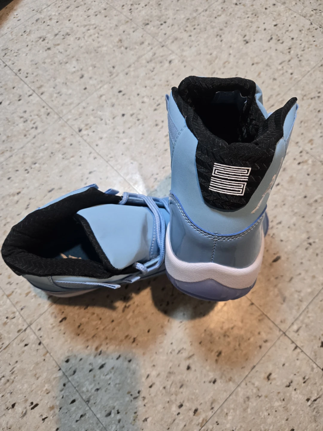 Air Jordan 11 Retro (UNC) - University Blue - photo 5