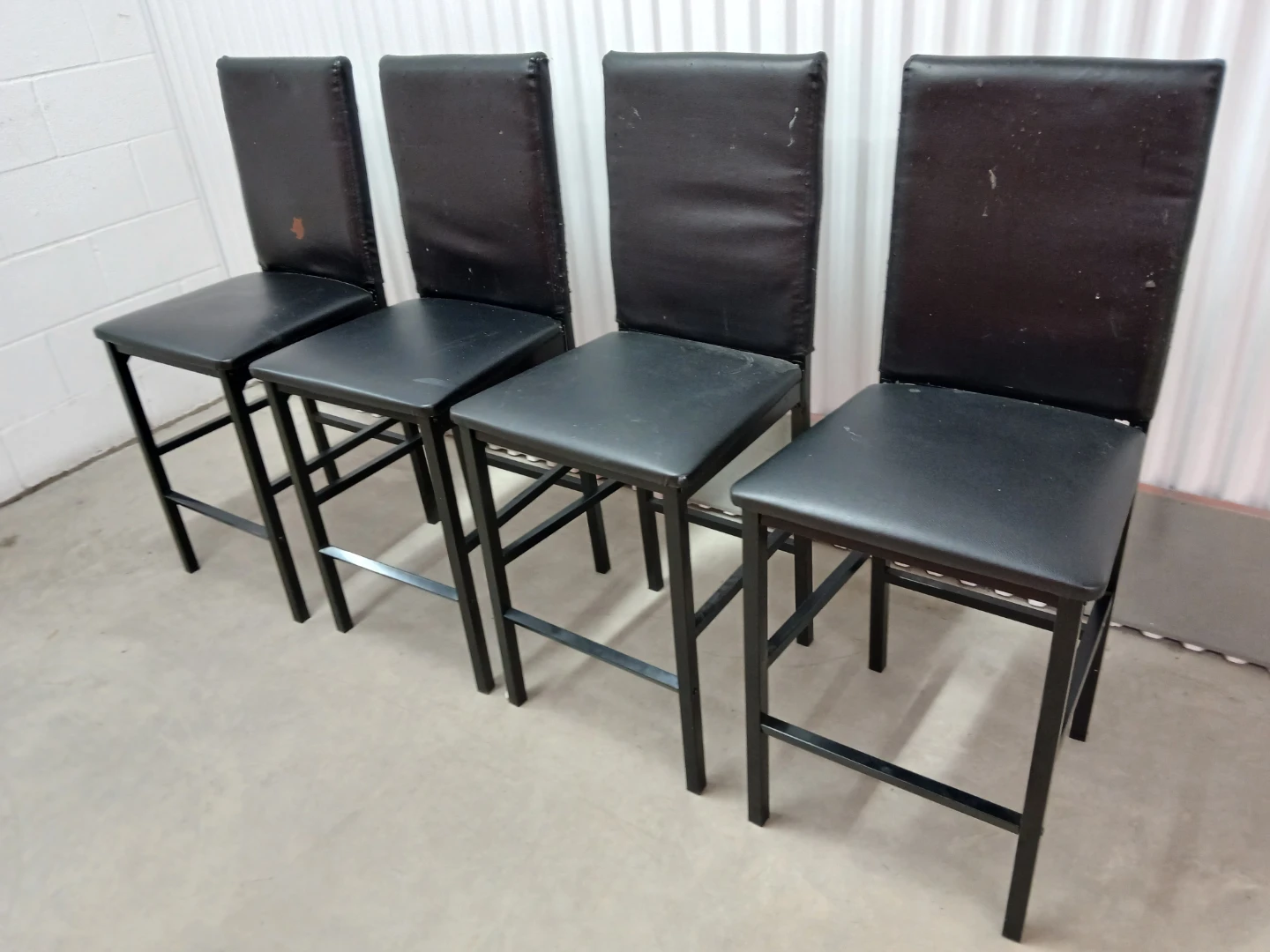 Set of 4 Black Faux Leather Bar Stools - photo 2