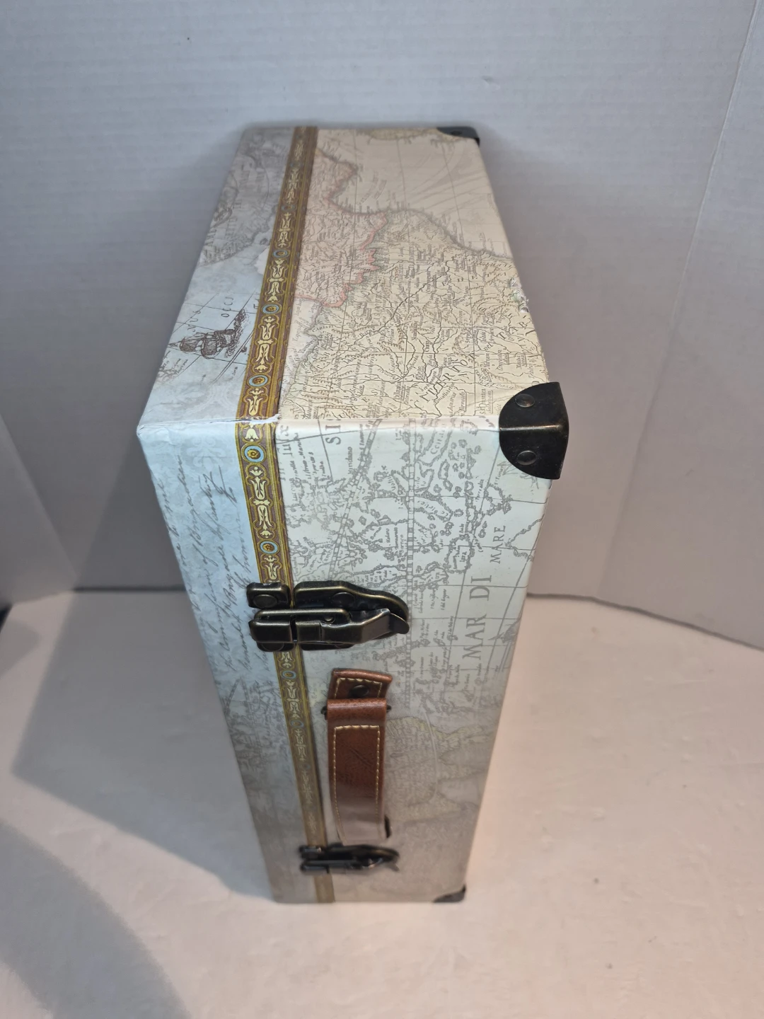 Decorative World Map Trunk - photo 3