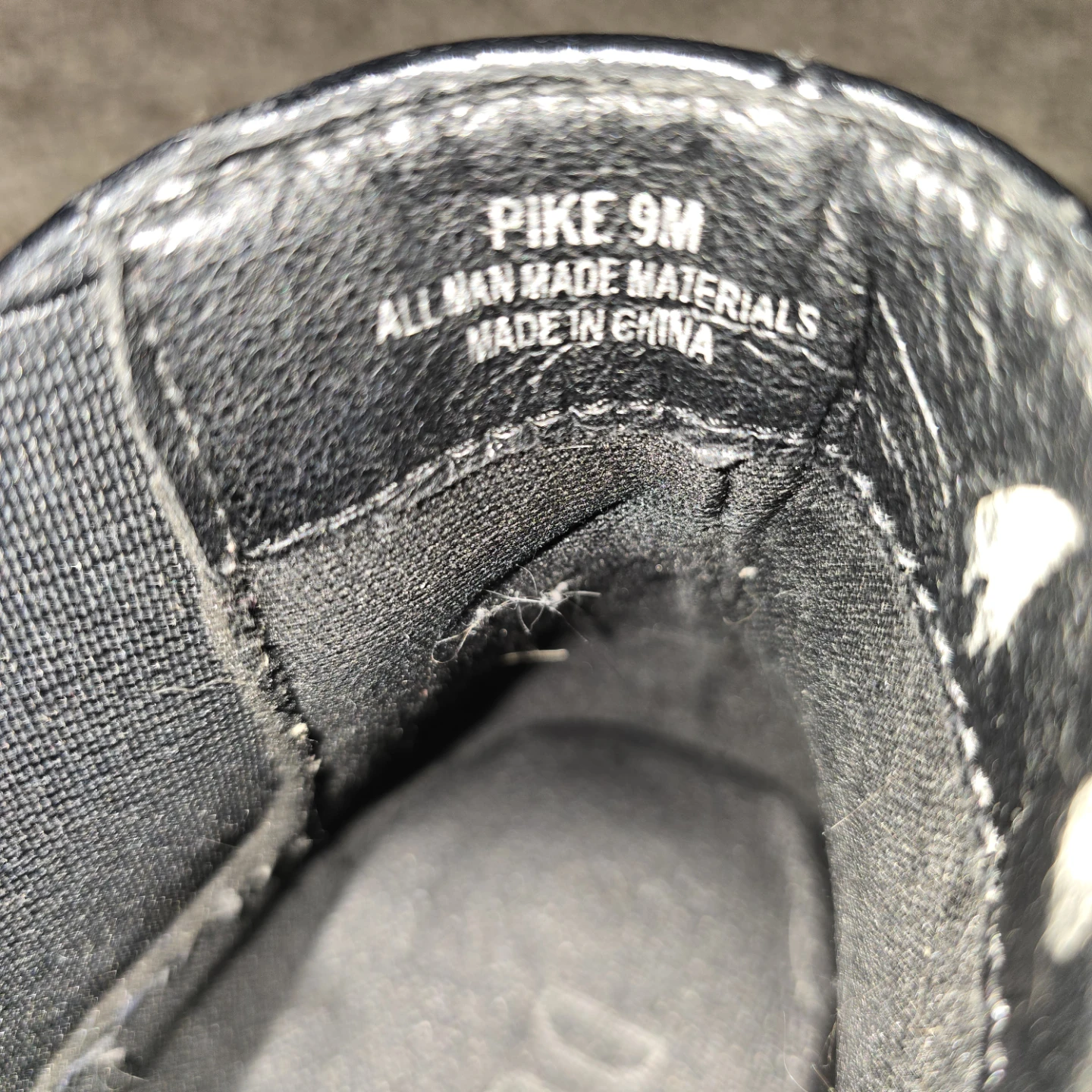 Pike Size 9M Shoes