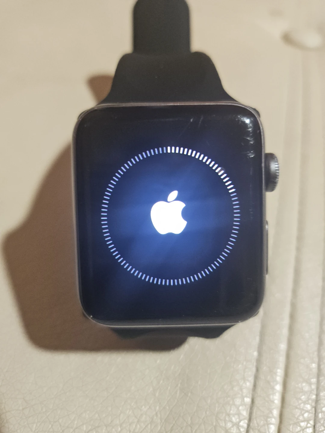 Apple Watch Series 3 42mm - photo 2