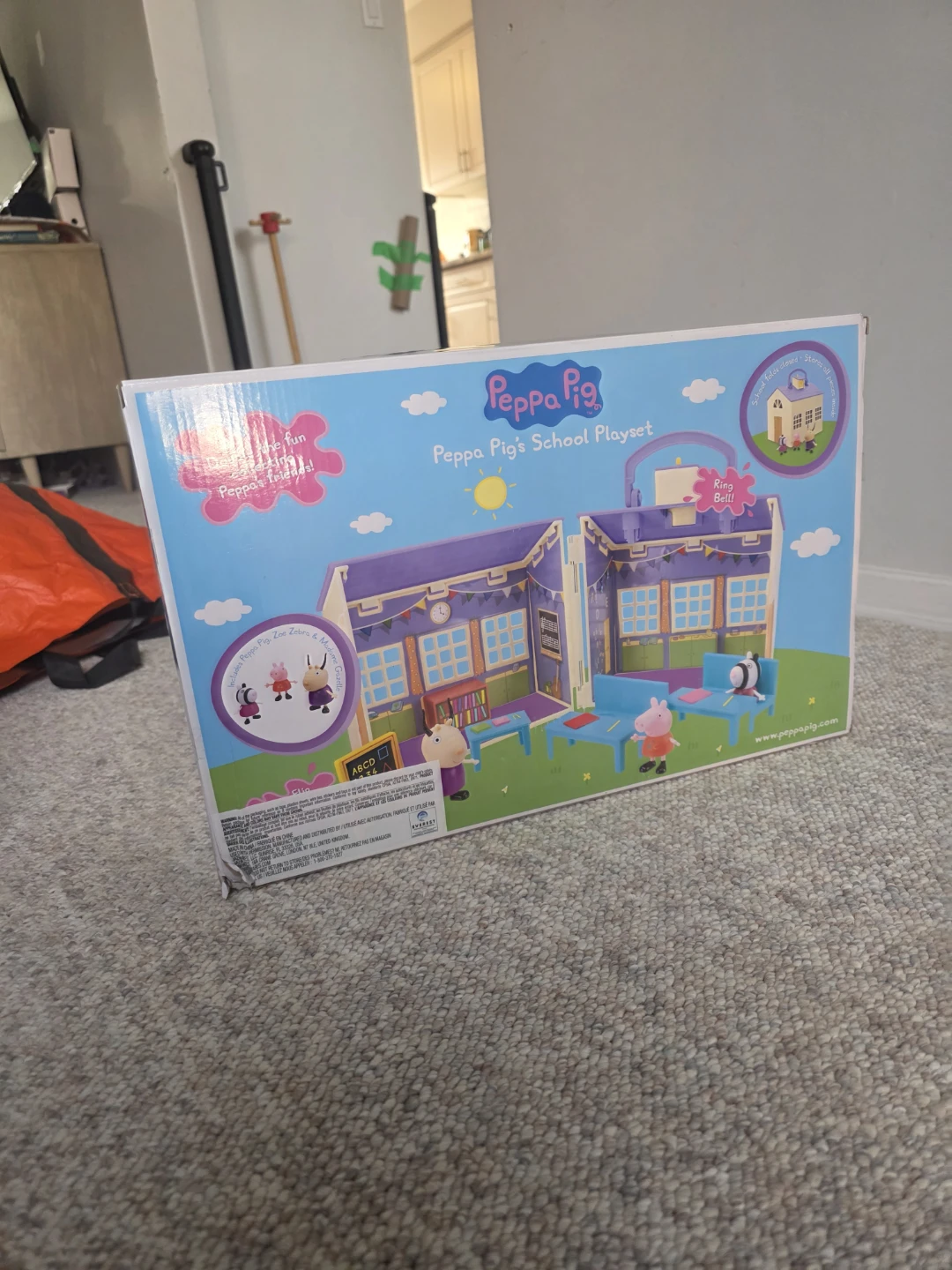 Peppa Pig's School Playset - New in Box - photo 3