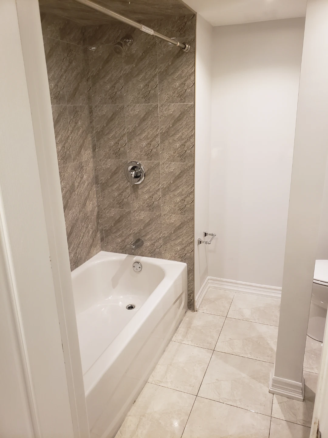 Two bedroom basement apartment for rent - photo 2
