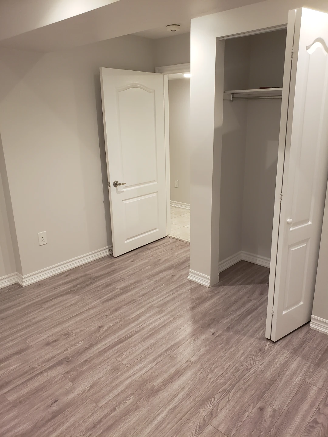 Two bedroom basement apartment for rent - photo 4