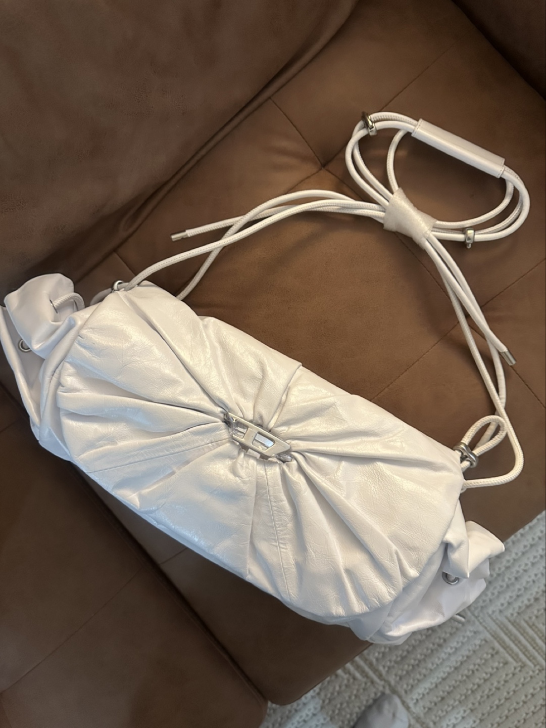 New Diesel Scrunch-D Shoulder Bag – White