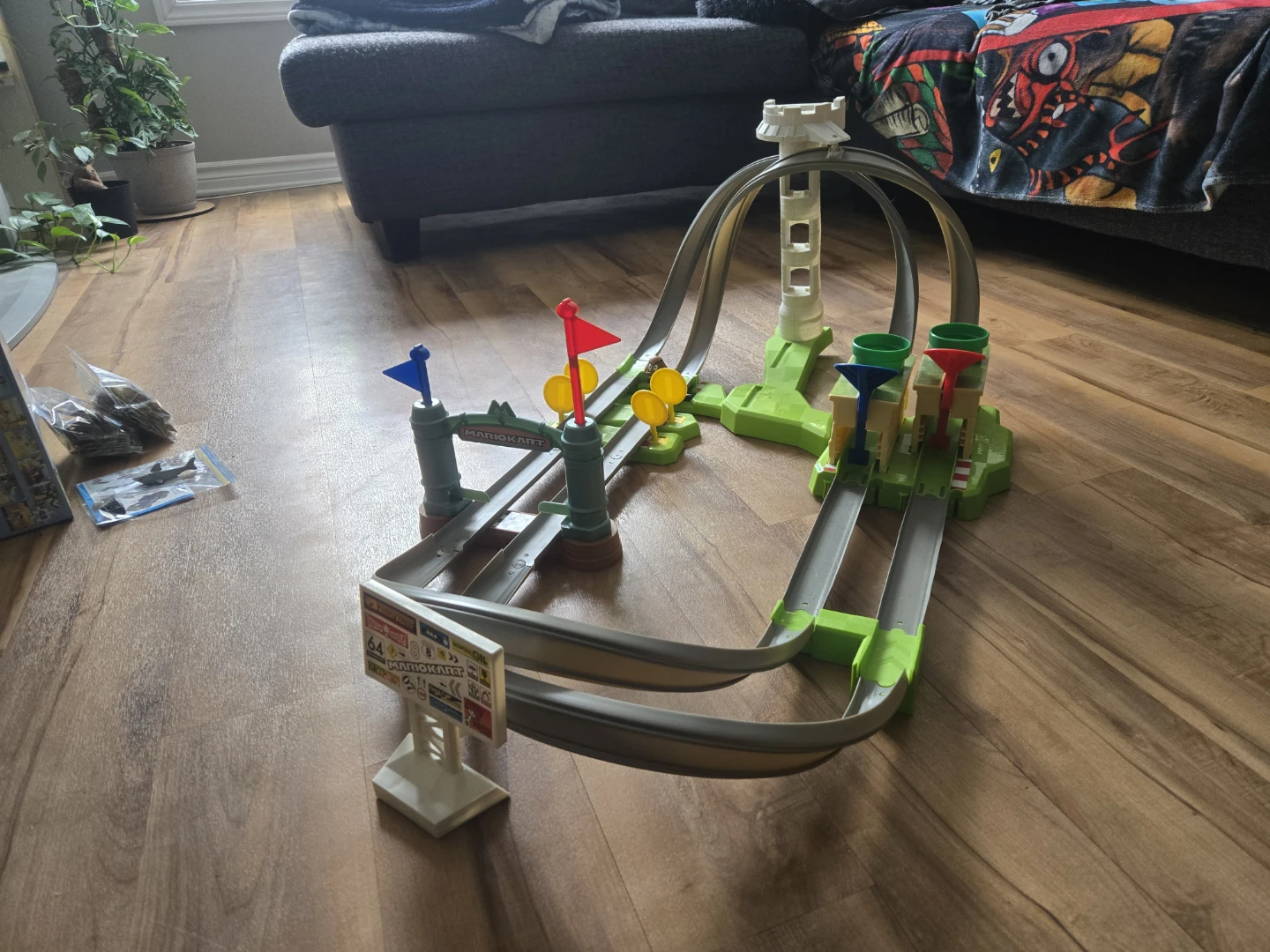 Hot Wheels Mario Kart Circuit Track Set