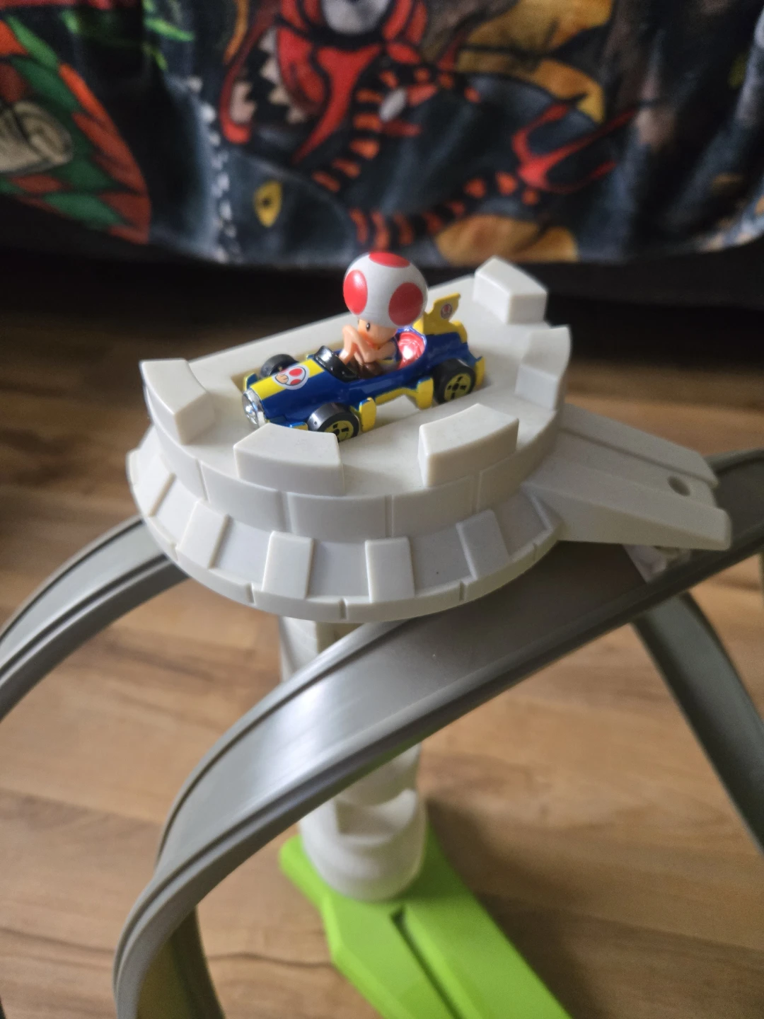 Hot Wheels Mario Kart Circuit Track Set - photo 3