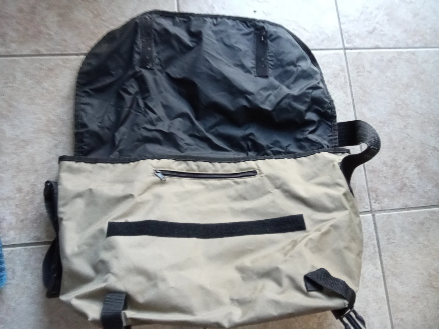 GAP Messenger Bag - photo 2