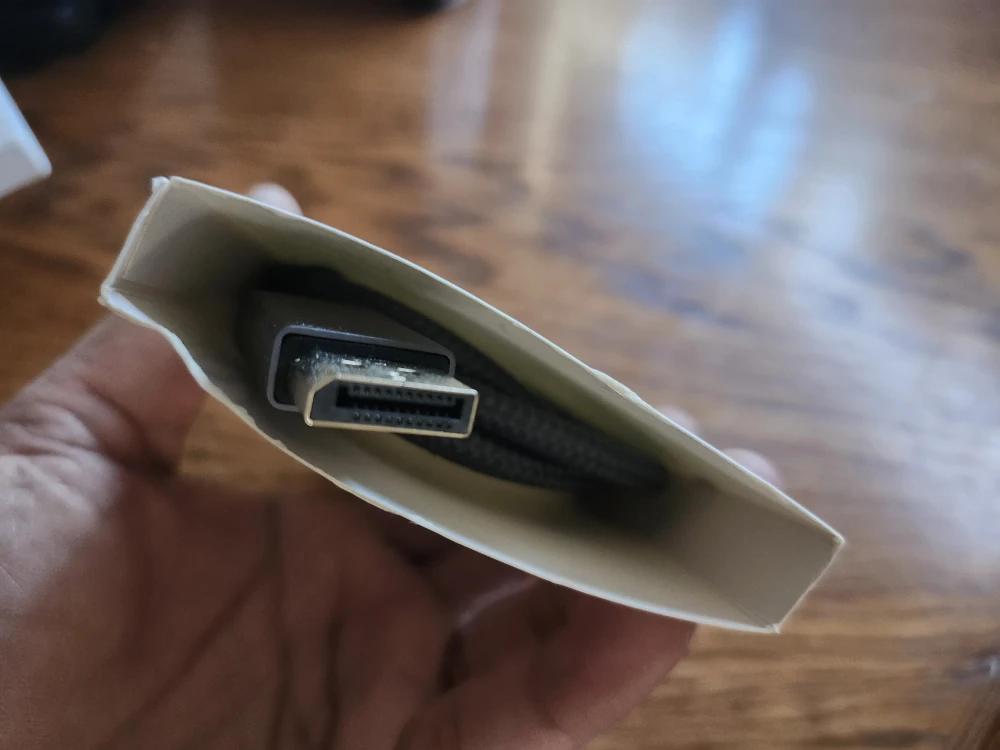 8K UHD DisplayPort Cable - photo 2