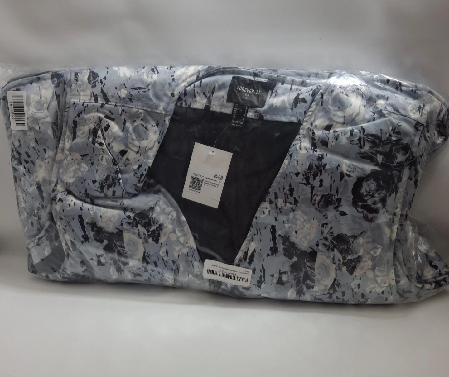 Forever 21 Men’s Abstract Print Cargo Vest, Small & Large - photo 4