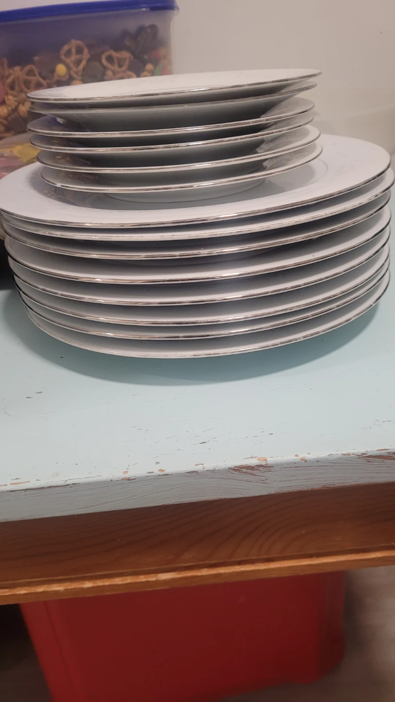 Crown Ming Fine China Dinner Plates (Set of 14) - photo 3