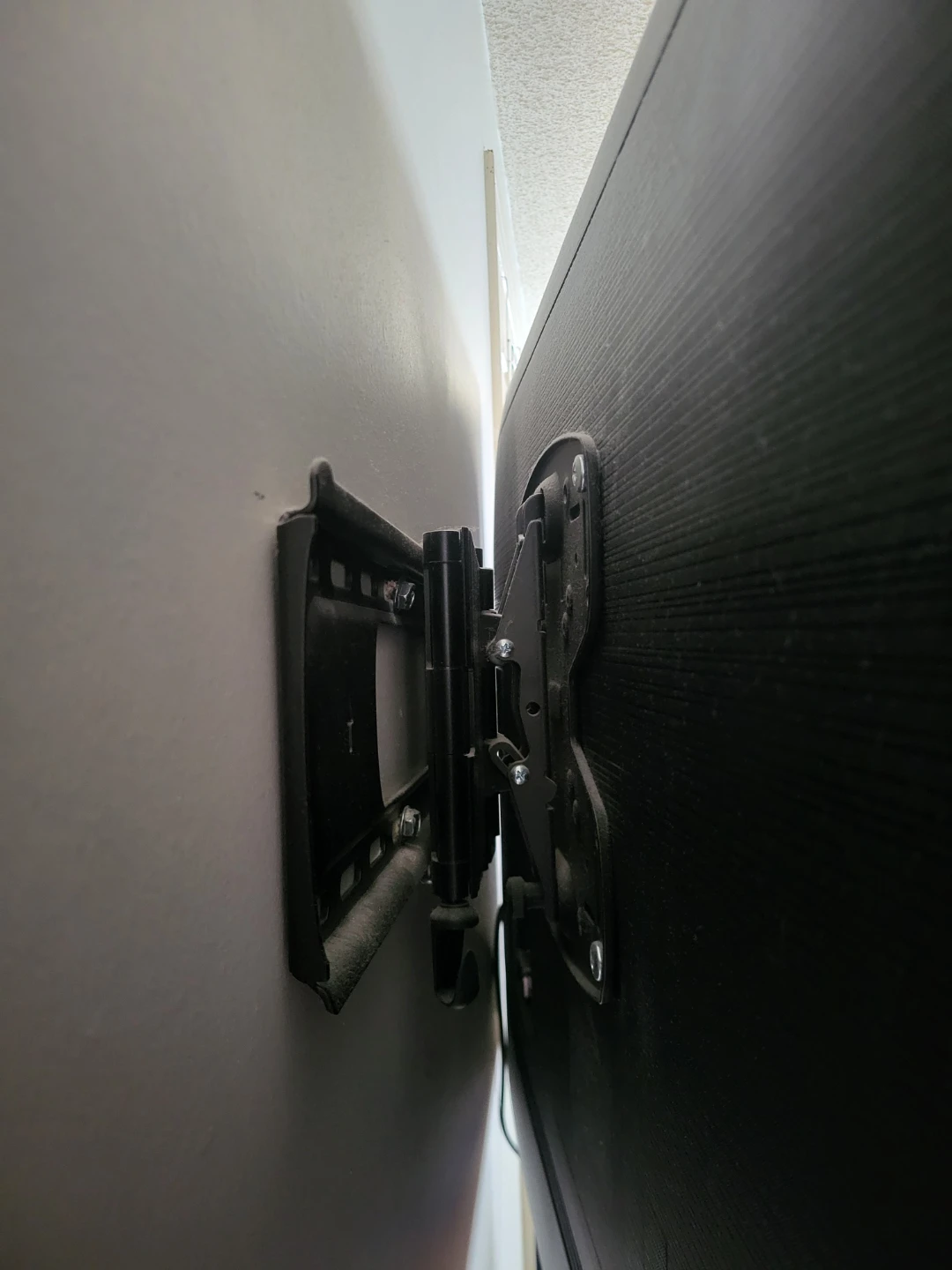 Swivel TV Wall Mount Bracket