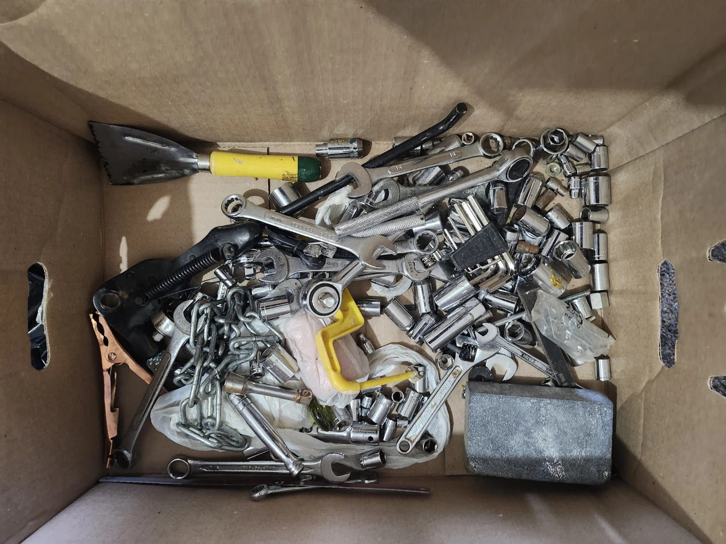 Box of Mixed Tools and miscellaneous metals