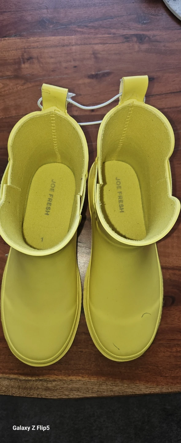Joe Fresh Yellow Rain Boots - Size 1