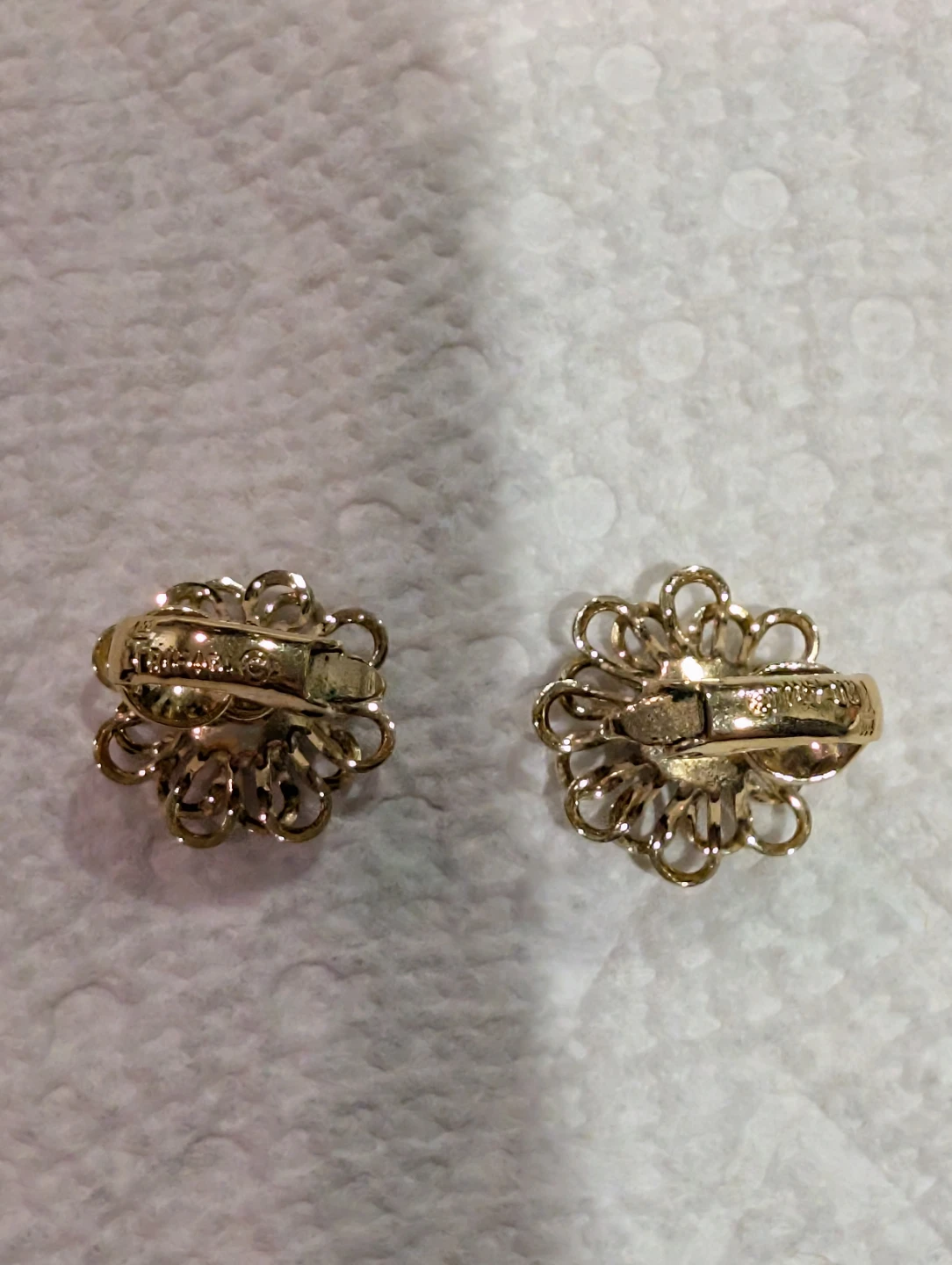 Vintage Trifari Gold Flower Clip-on Earrings - photo 2