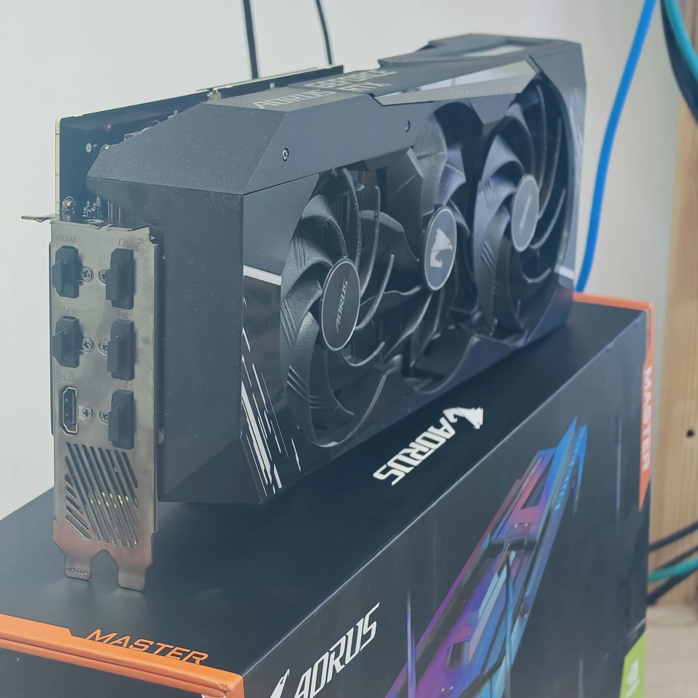 RTX 3080 Ti Aorus Master GPU with built-in display - photo 2