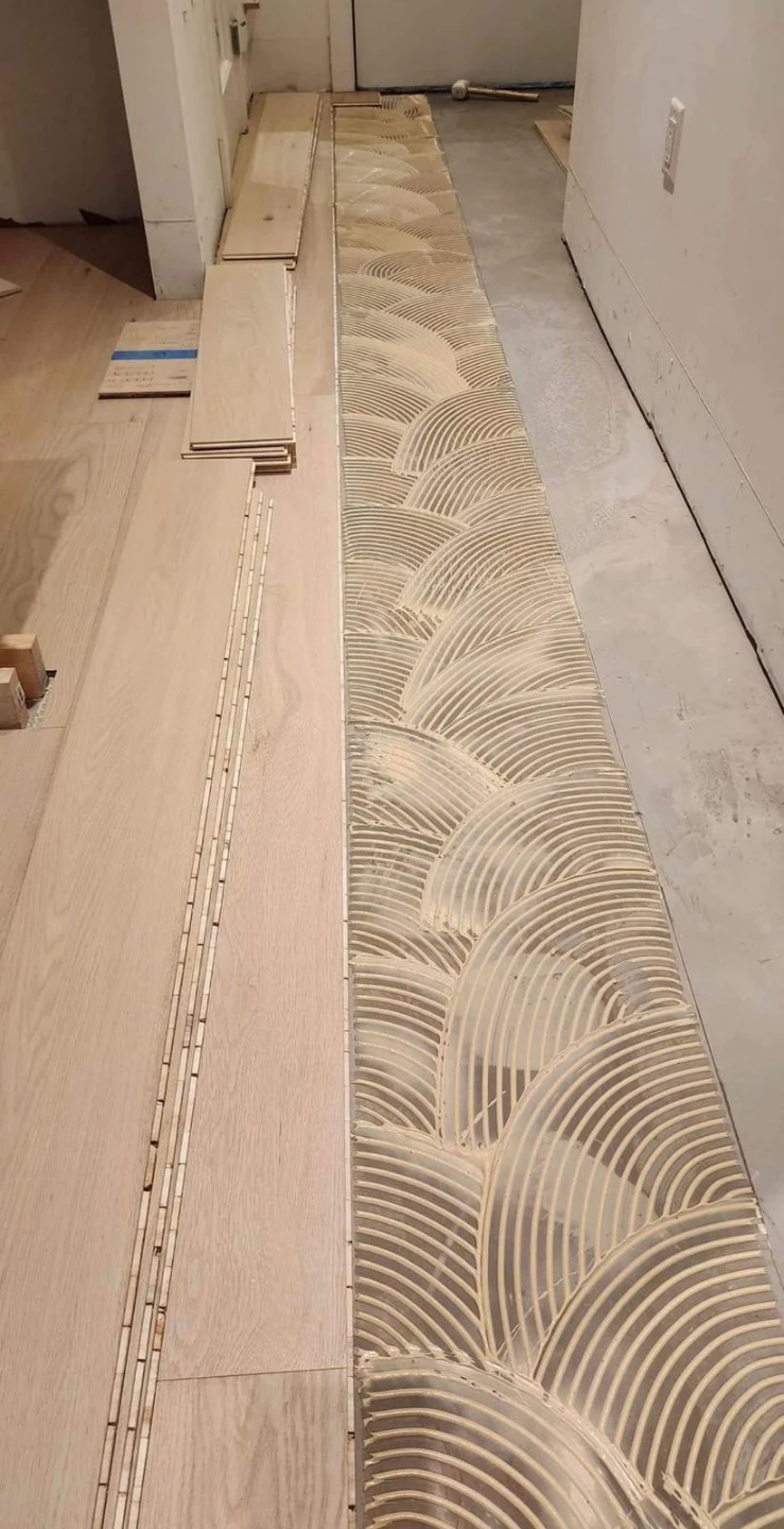 Hardwood flooring. |πsta||at|on