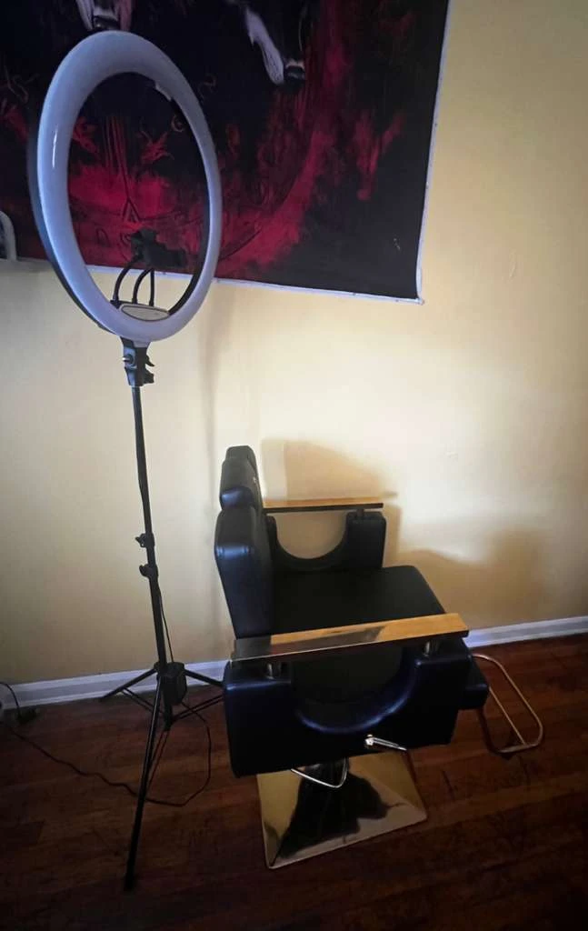 Luxchairs Black Styling Chair