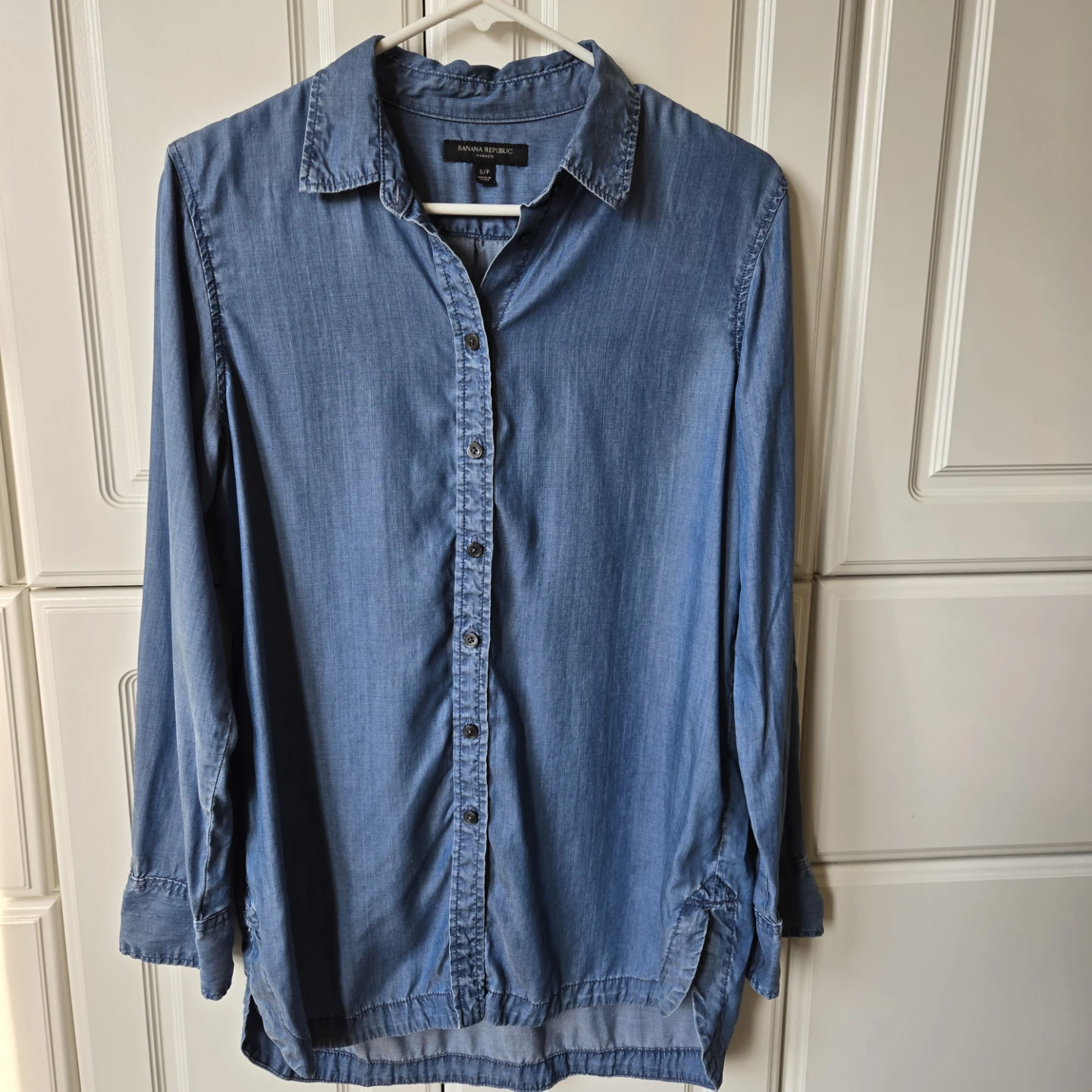 Banana Republic Parker Chambray Shirt - Size S/P