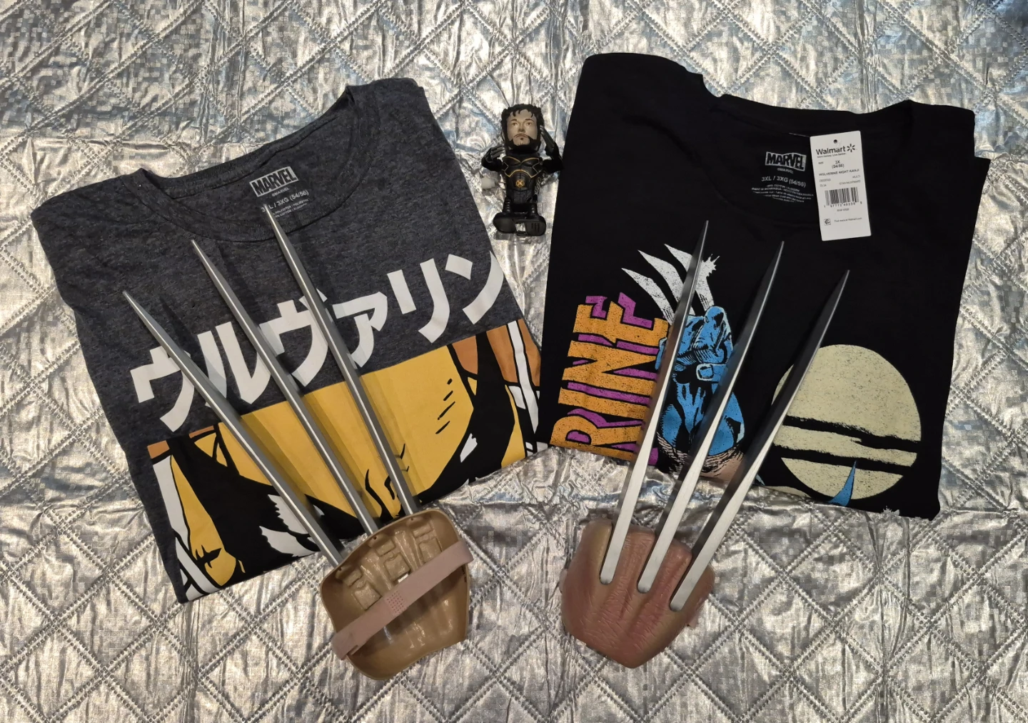 Marvel Wolverine T-Shirts (3XL), cosplay claws & wind up toy. - photo 2
