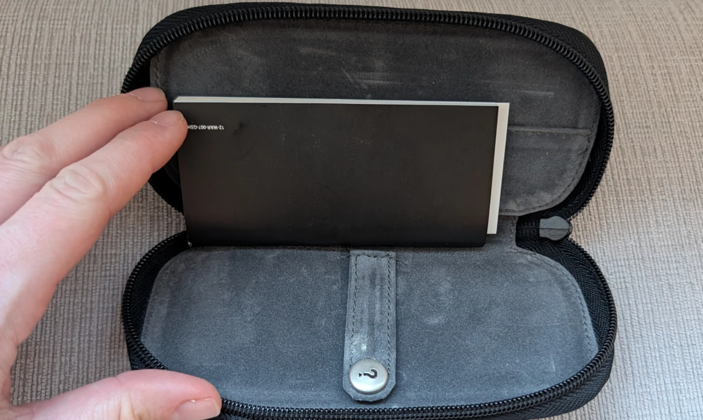 Guess Black Glasses Case - photo 2