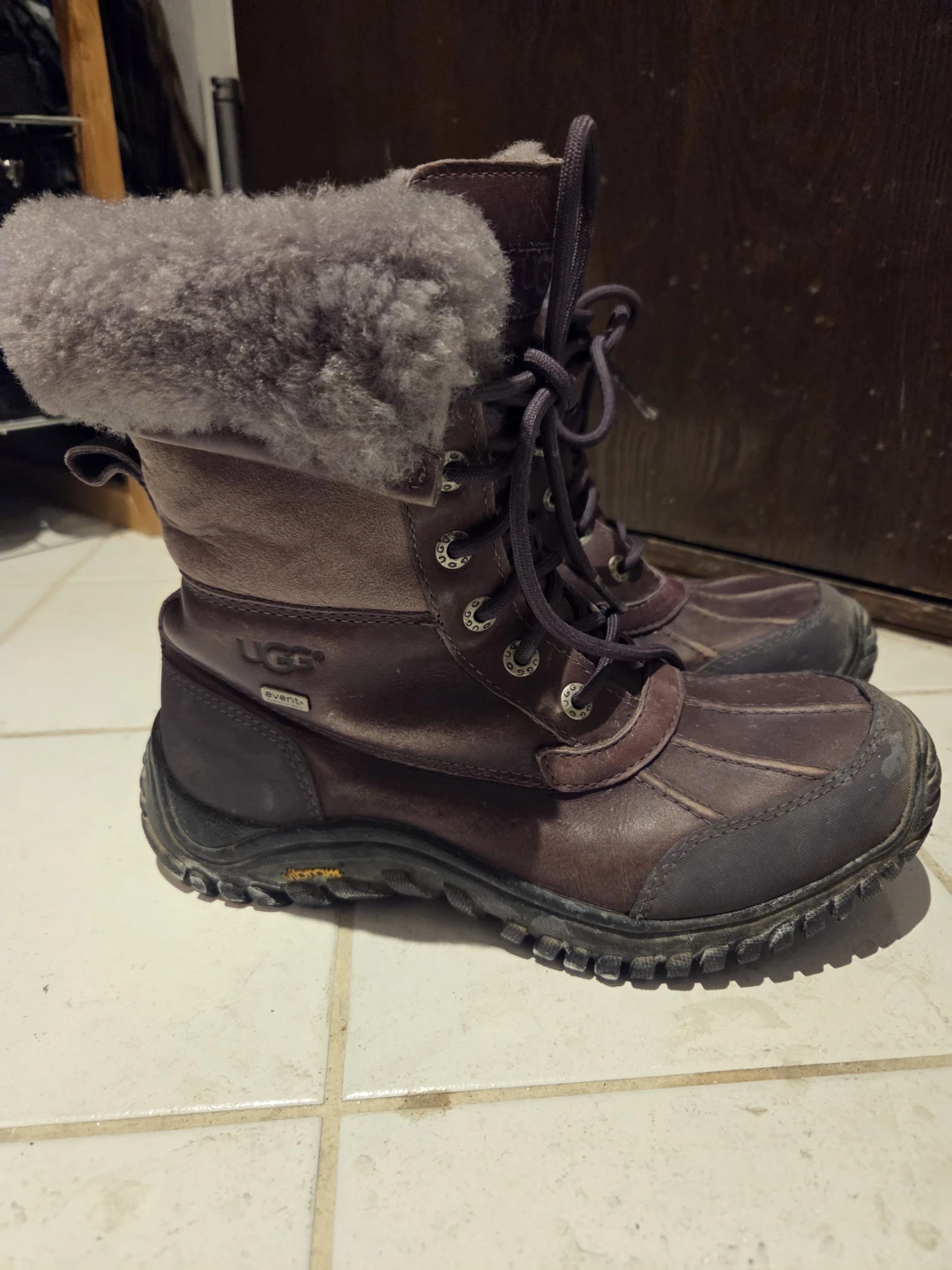 UGG  Winter Boots -  Size 7 - photo 2