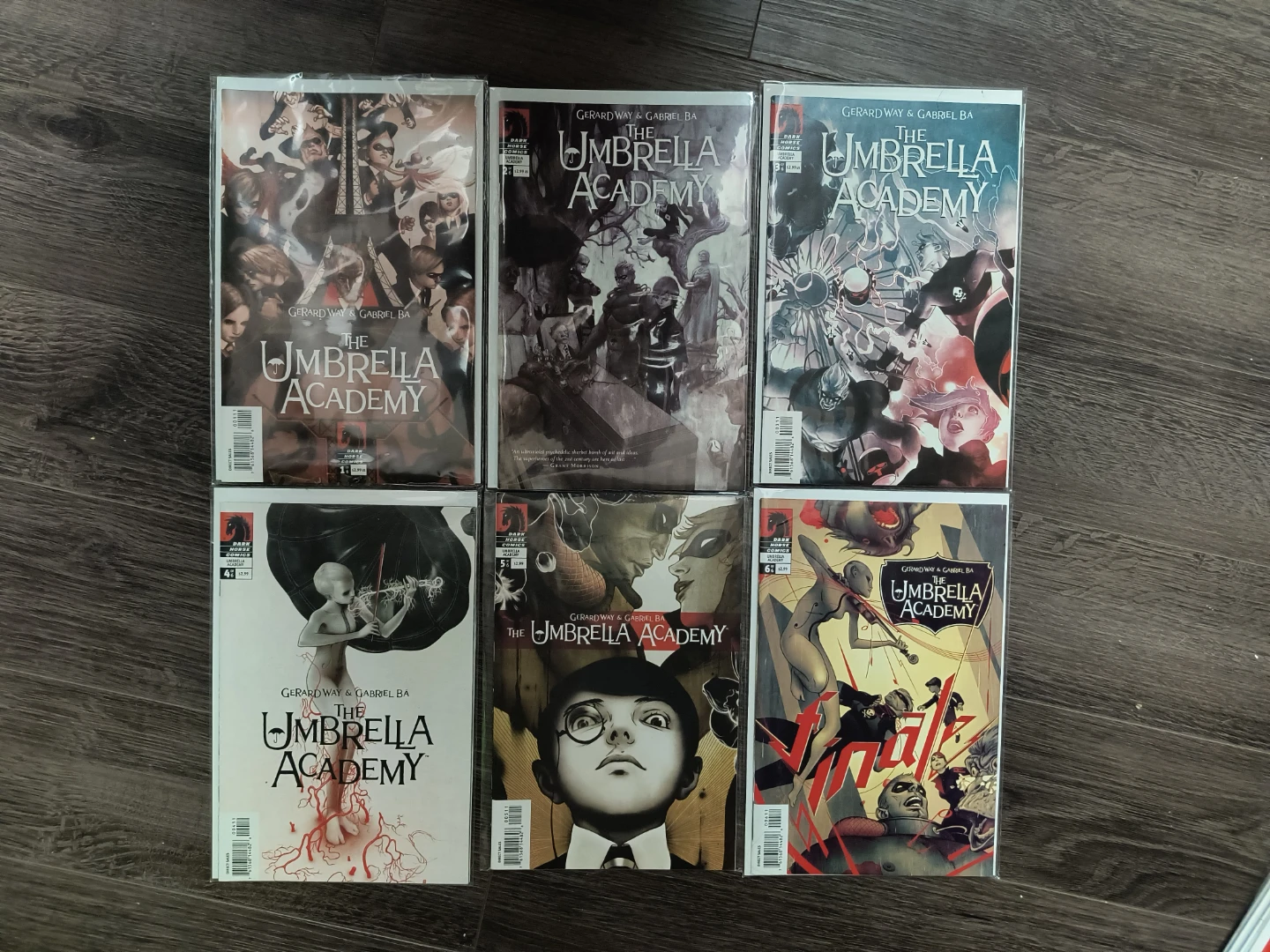 The Umbrella Academy Comic Book Set