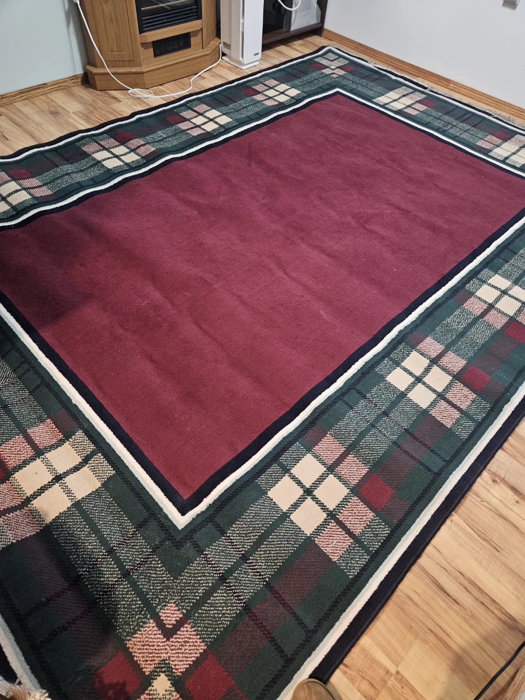 Vintage Decorative Rug - 7'10" x 11' - Caberet Pattern